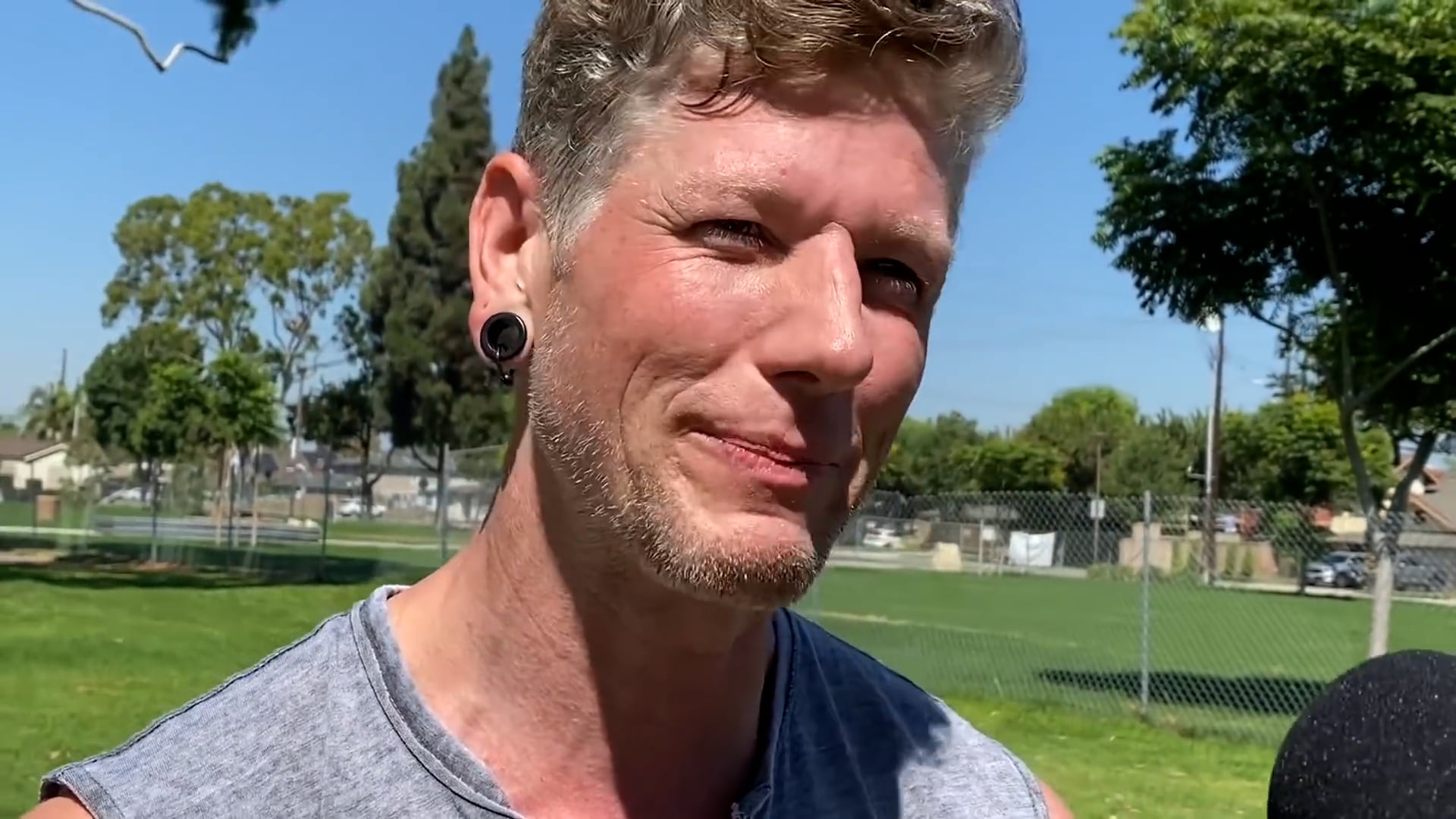 Why Doesn't Ray Comfort Answer All Questions During Evangelism?