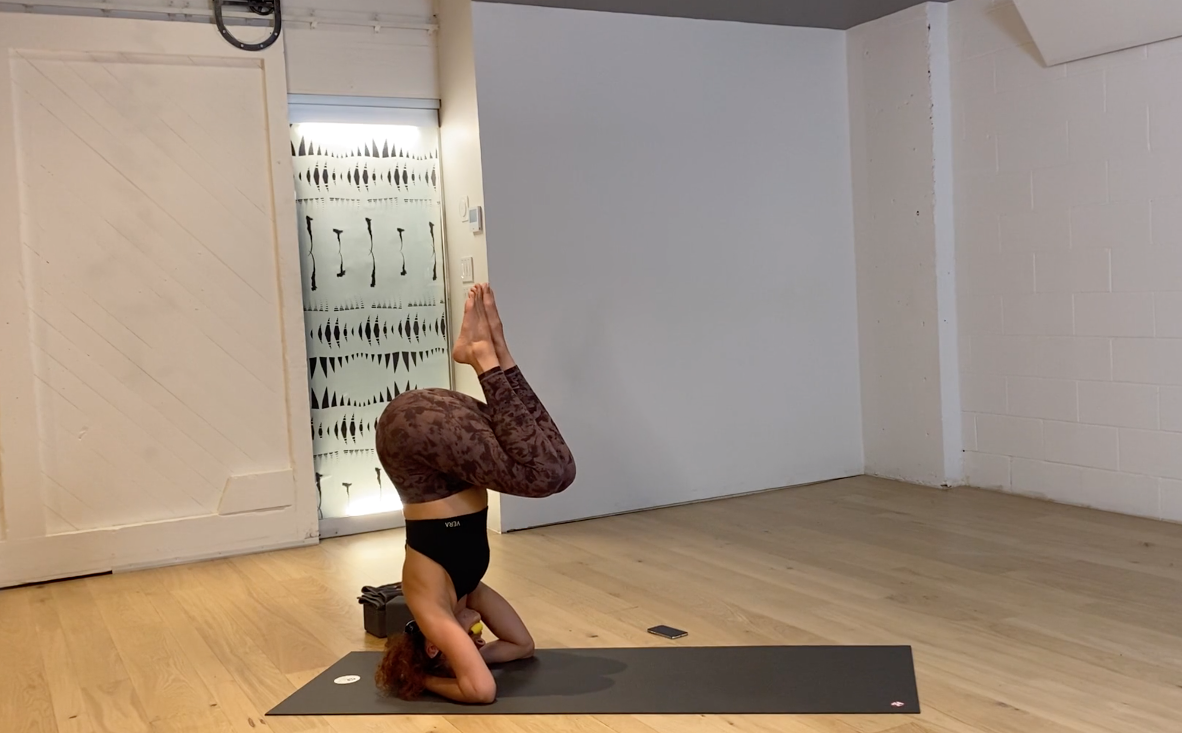 FIRE FLOW - HEADSTAND 45 > JEN