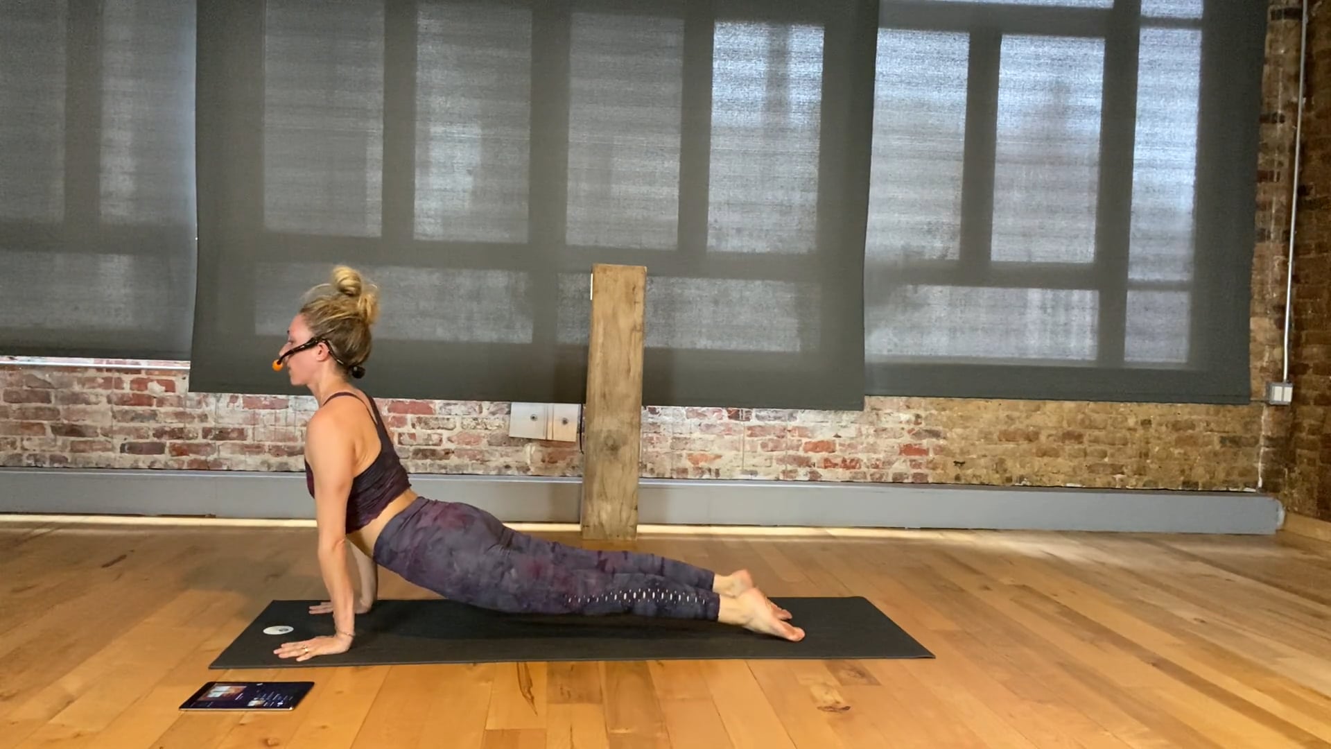 SUN SALUTATIONS 10 > BRITT