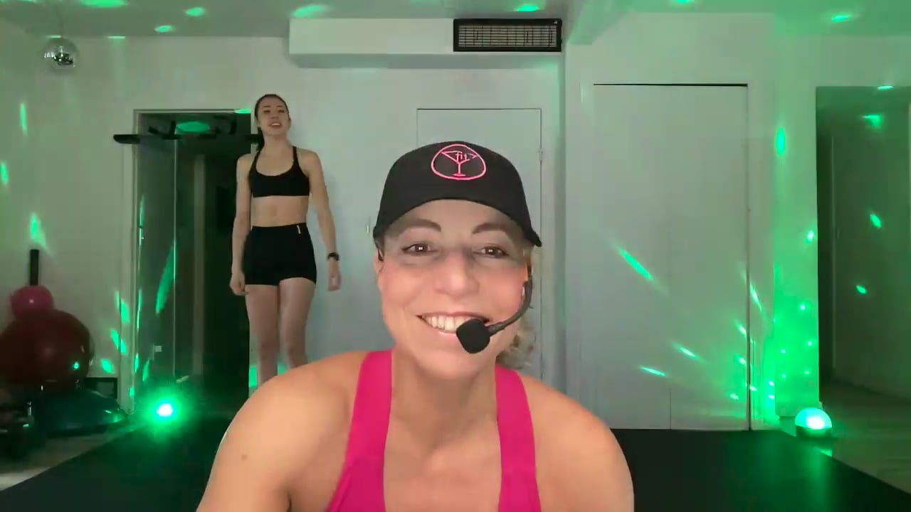 November 29, 2025 - Partyfit with Véro & Nina (Isabelle's Kiki)