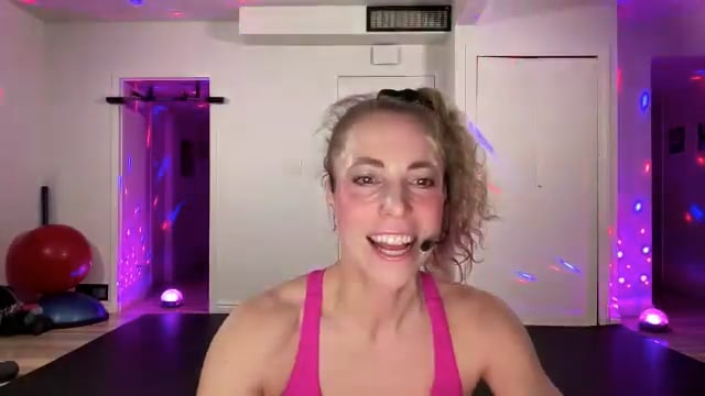 February 1, 2023 - Partyfit® Core with Véro