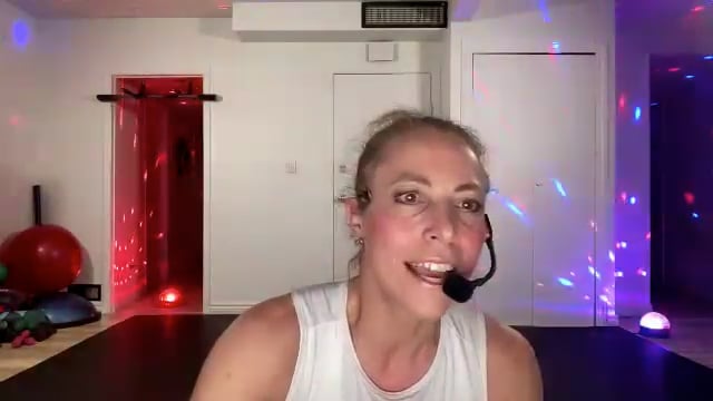 October 18, 2023 - Partyfit® Core with Véro