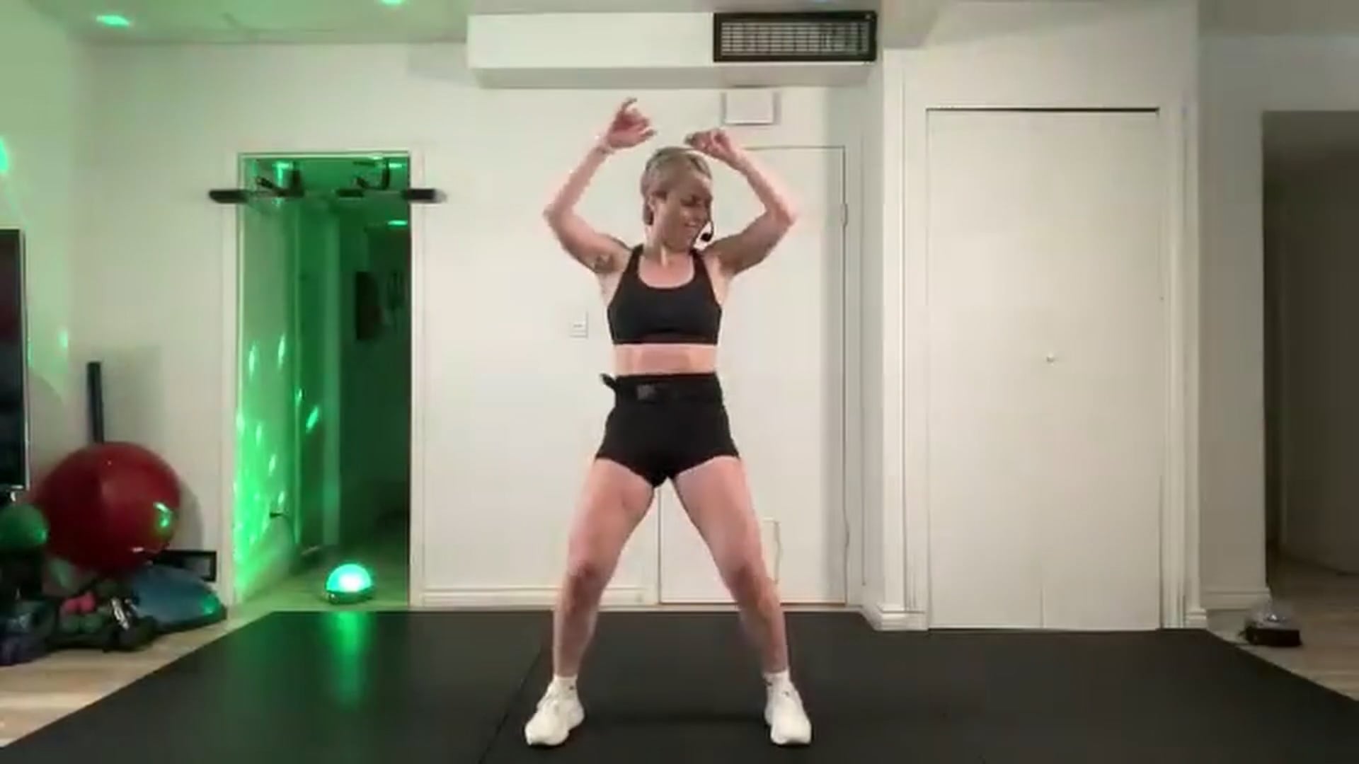 Shake my ass - RED [I]