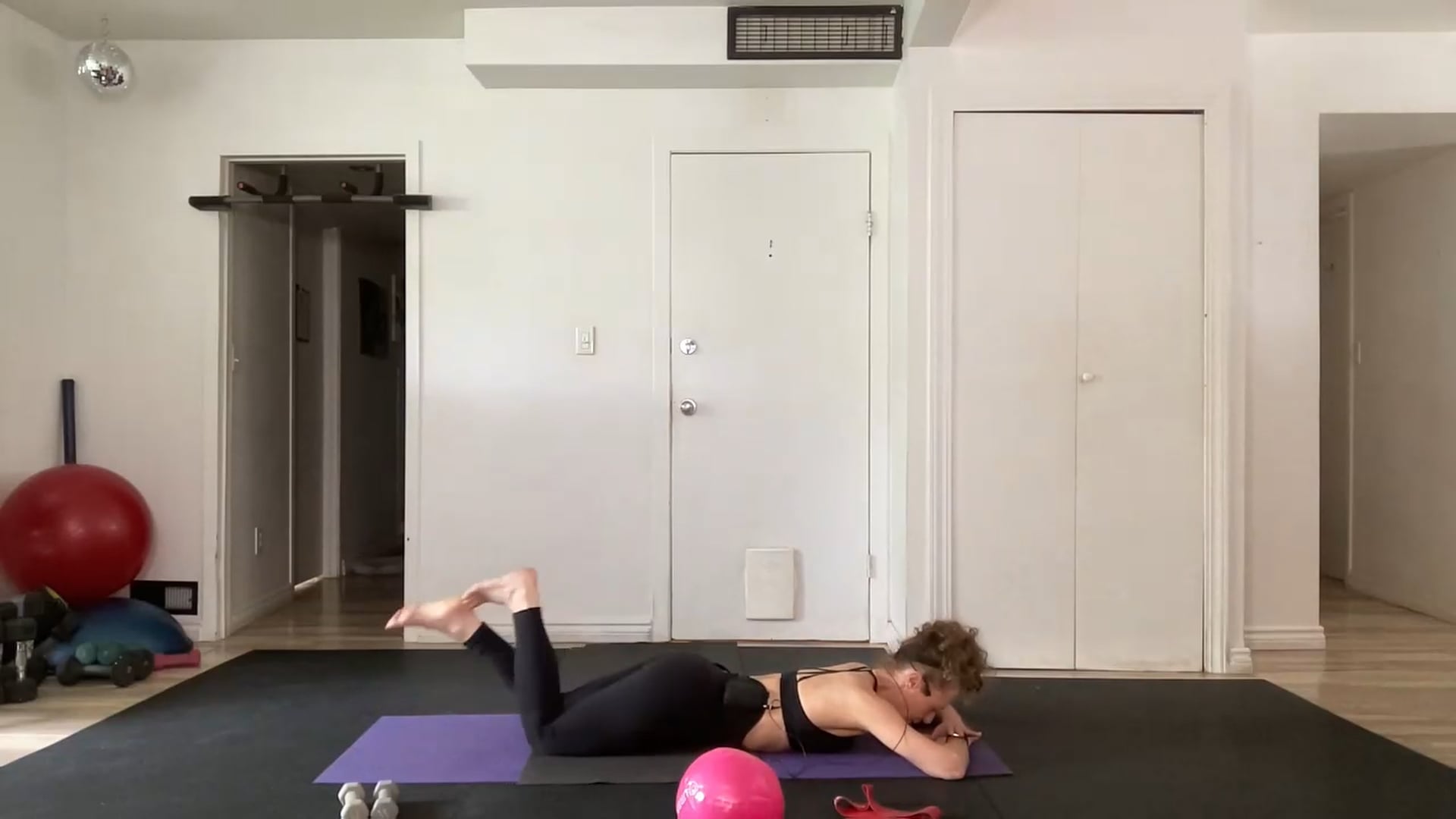 Hamstrings, back & core - 6 min