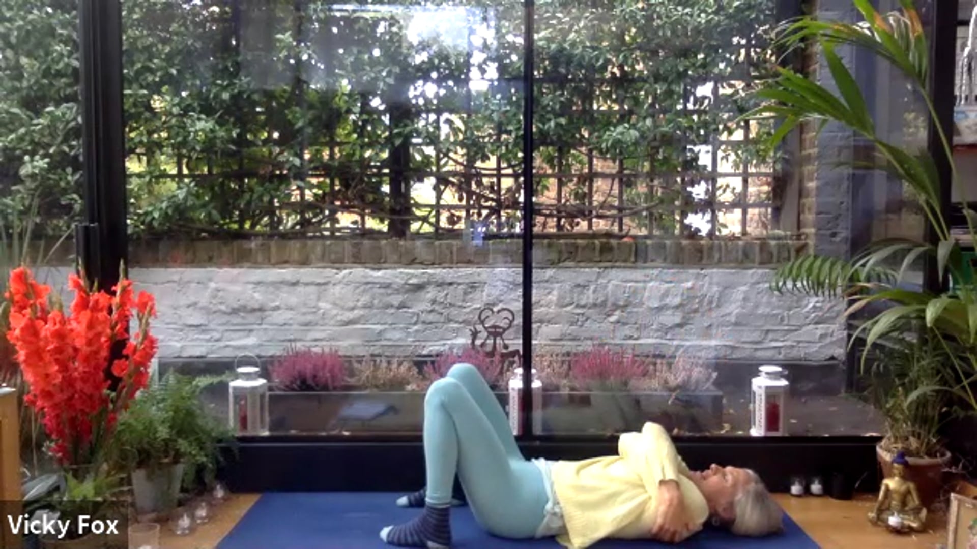 75 min Symmetry in Asymmetrical poses