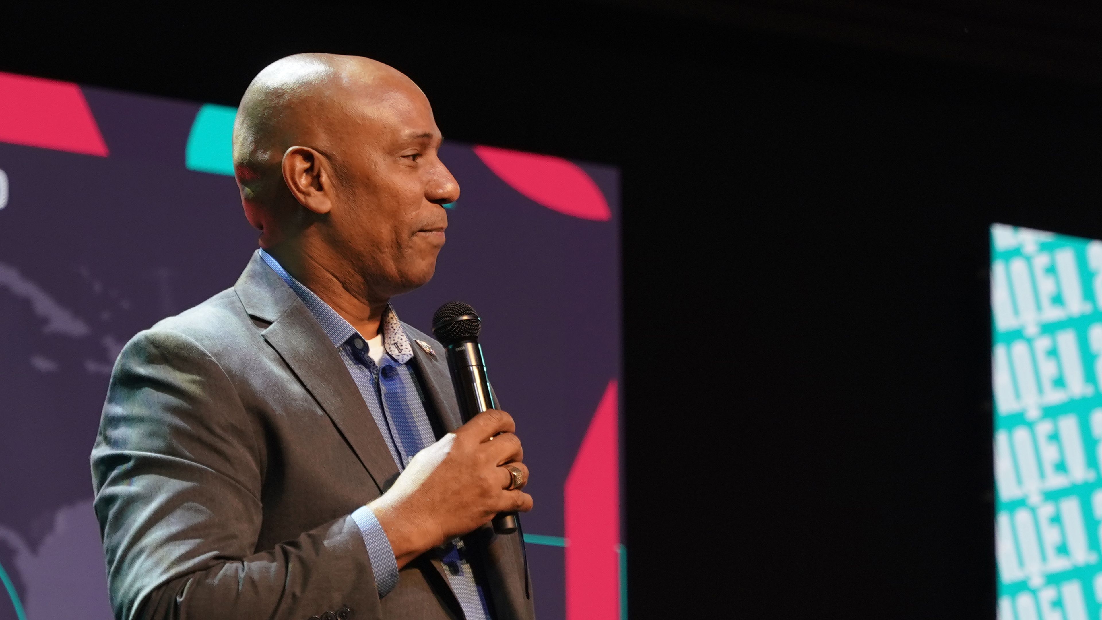 Desatemos a Latinoamerica - Abel Perez