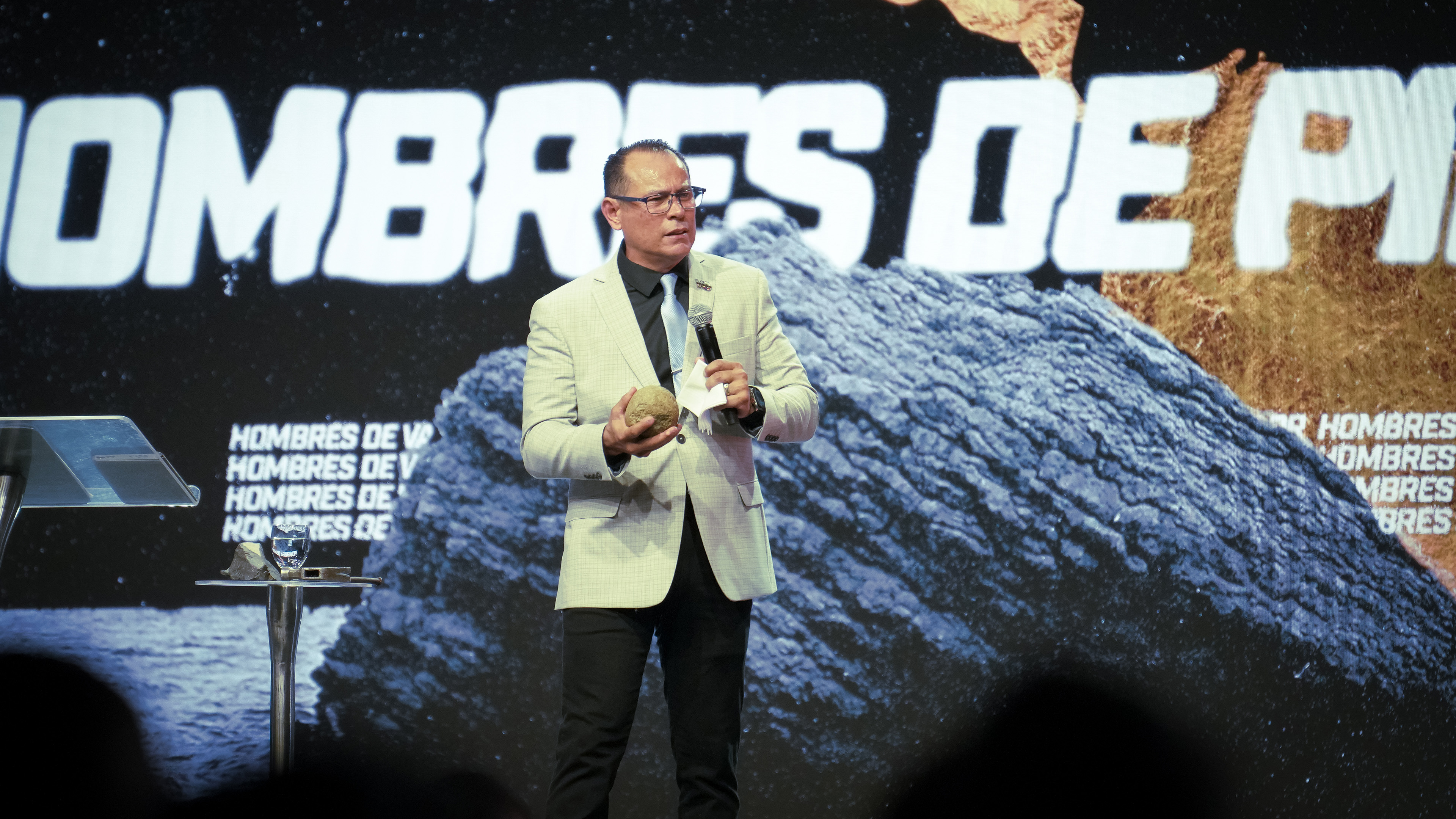 Hombres de Piedra - Ignacio Alvarado