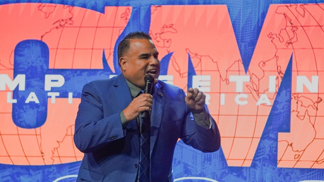 Pero Dios - Luis Saenz