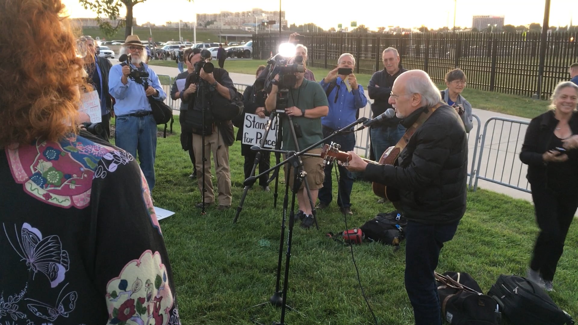 Peter Yarrow "Where have all the flowers gone?" at Pentagon 2017