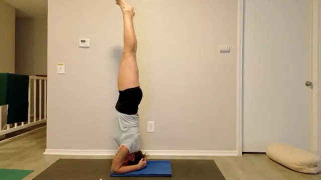 0-2-26 Gulnaaz Yoga Club Understand Gomukhasana arms. Go further in Sirsasana