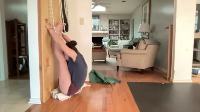 3-13-26 Gulnaaz Yoga Club Legs are static, back has to work.  Concave back in seated forward bends before Urdhva Mukha Pasc