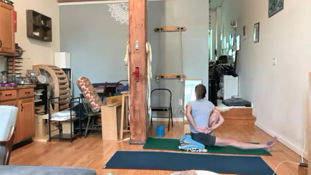 9-11-26 Gulnaaz Yoga Club Marichyasana I, III turn from the lower back