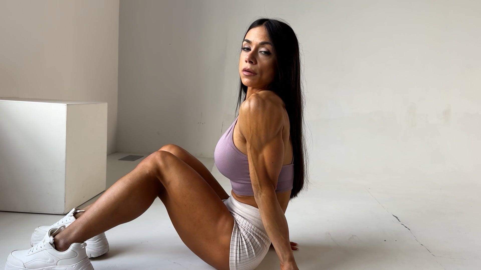 Ines Studio Shooting Video 08