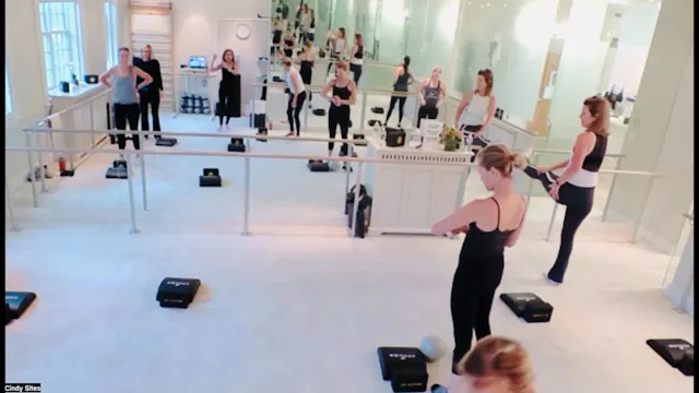 Live hour-long traditional barre clas...