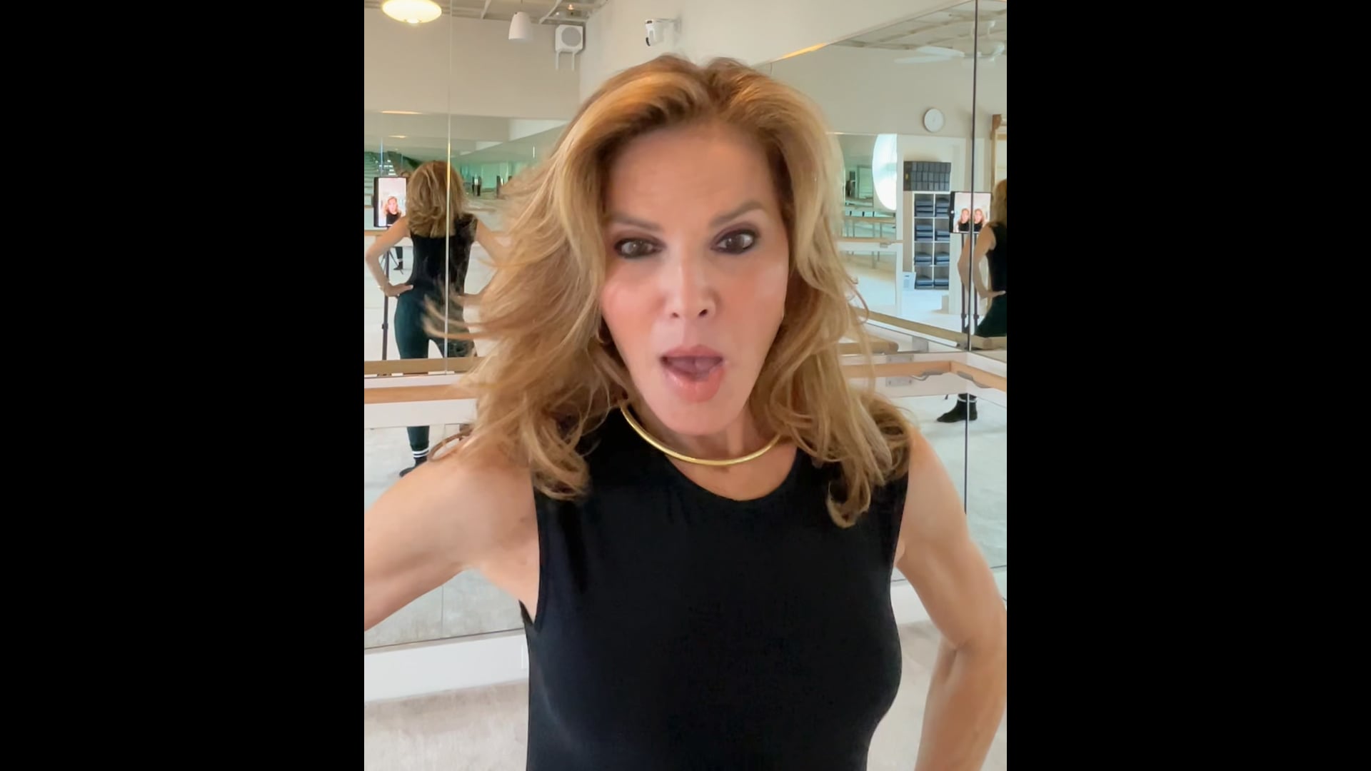 Snackable with Cindy featuring standing seat