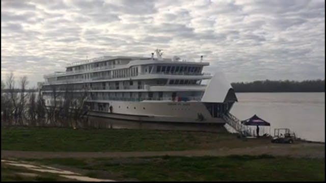 The 'American Jazz' riverboat's conve...