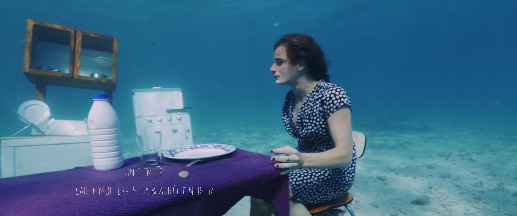 BLEU PRESSION - Aurélie Nurier & Laure - Muller Feuga