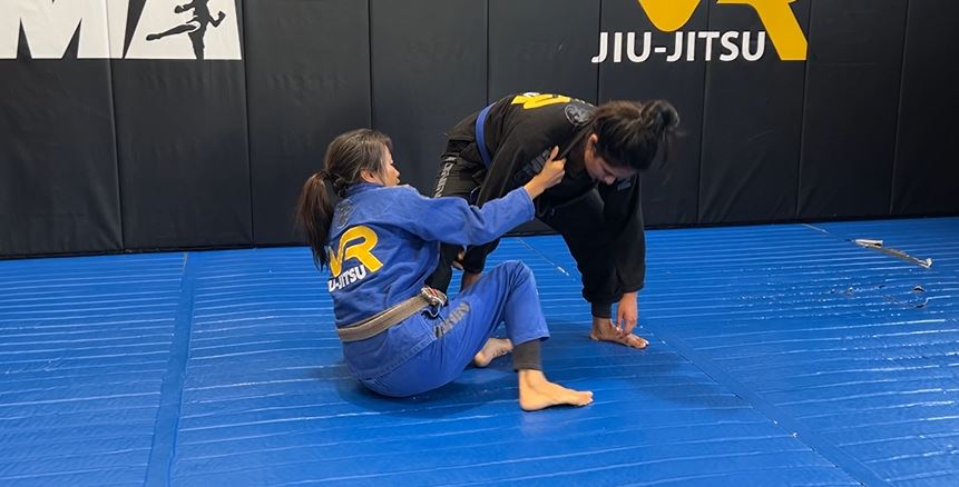 Spider to De La Riva back sweep using near side sleeve grip
