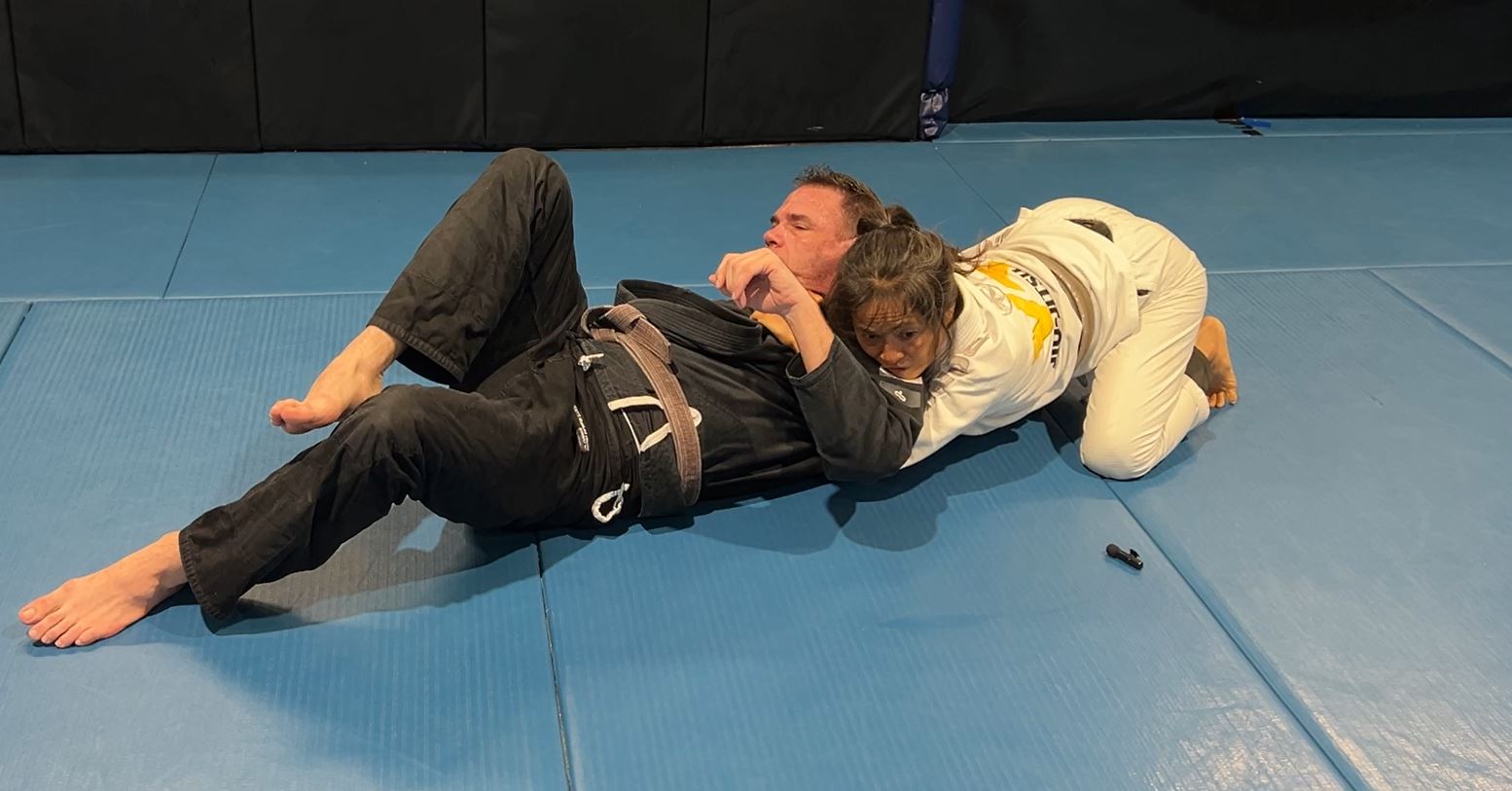 Clock Choke from back control with no hooks