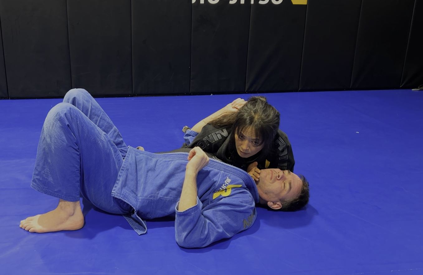 Paper Cutter Choke from Side Control with Choking Grip Last