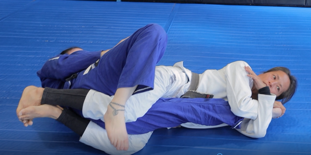 Knee Shield to Sweep to Kneebar options