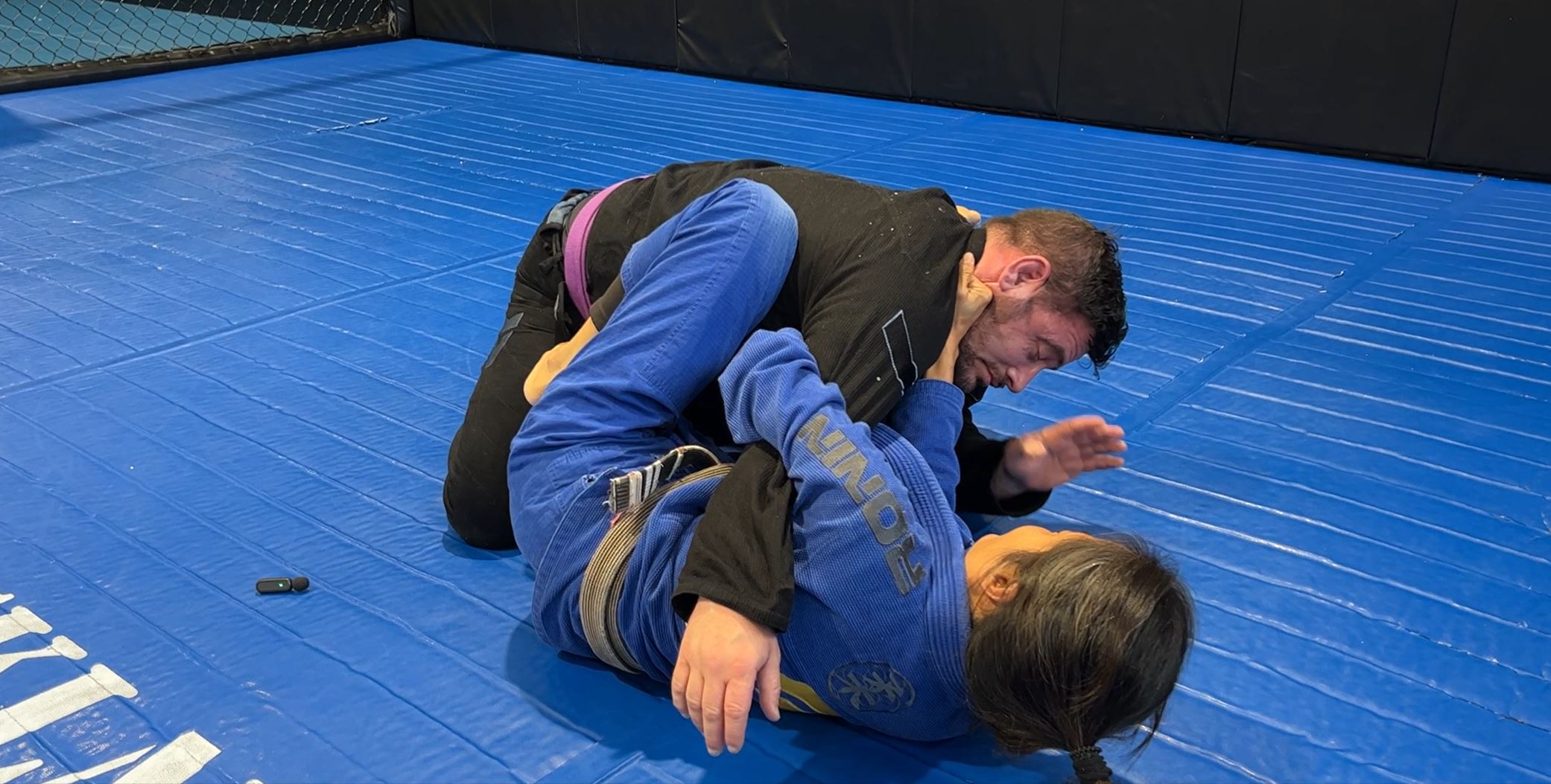 Sneaky Overhook Punch Choke from Closed Guard