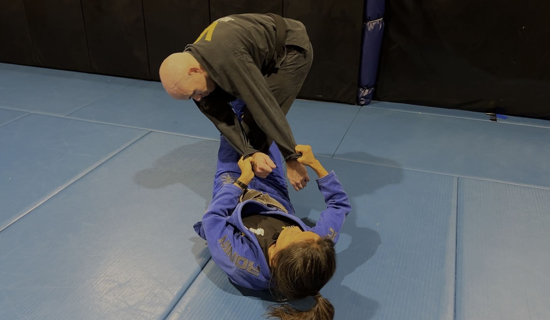 Spider Scissor to De La Riva X Guard Sweep to Leg Drag
