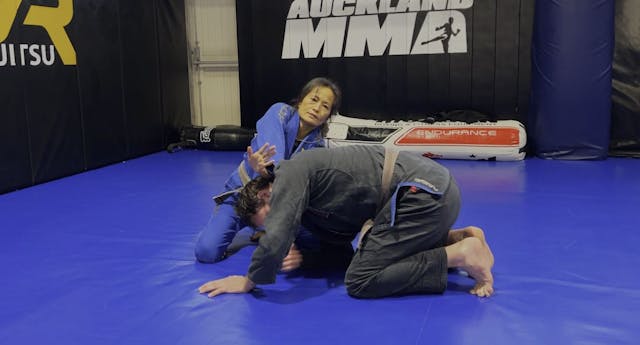 Loop Choke when opponent defends the ...