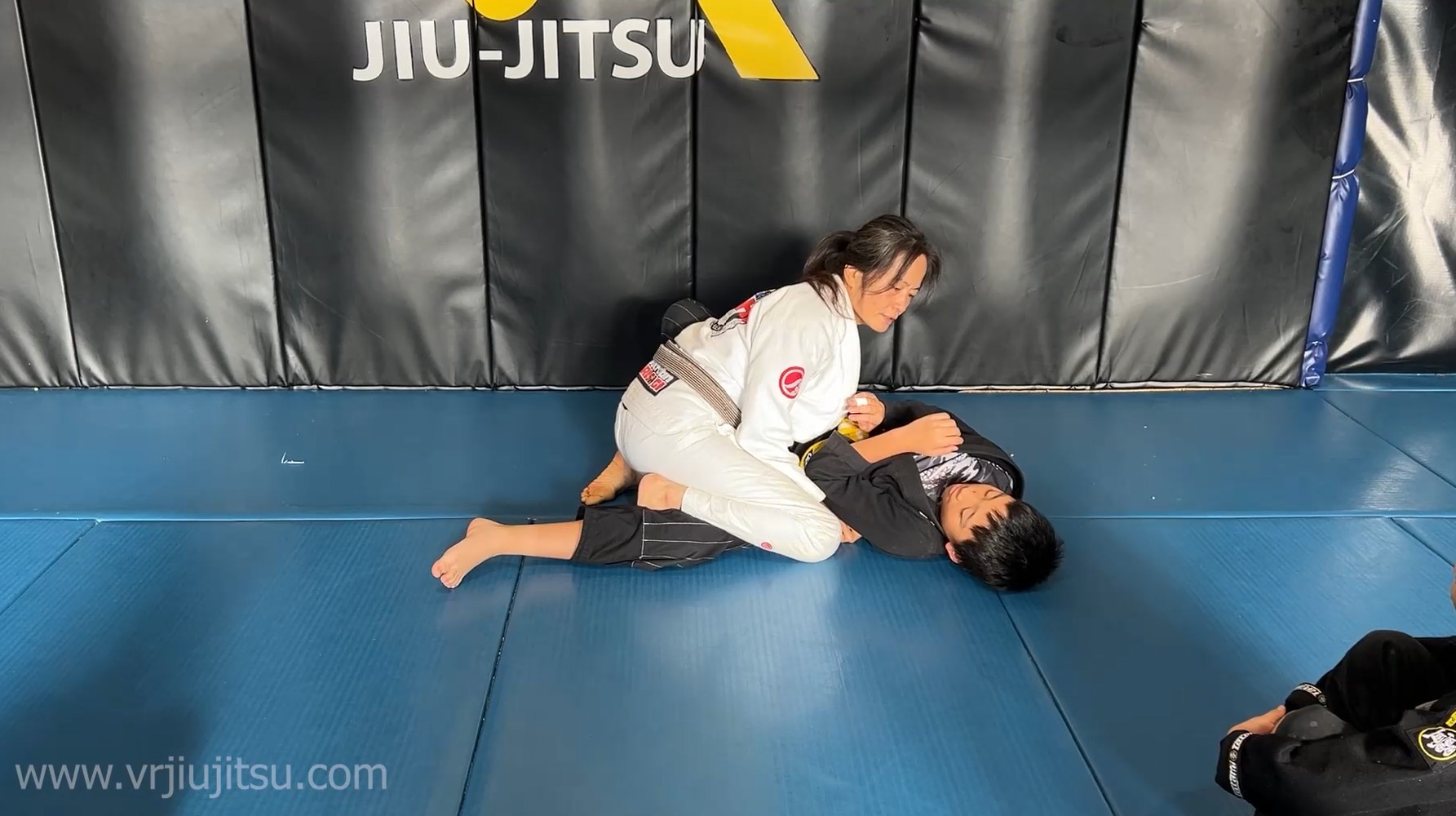 KIDS COMP CLASS: Staple Pass after Standing Closed Guard Break (1-Jun-25)