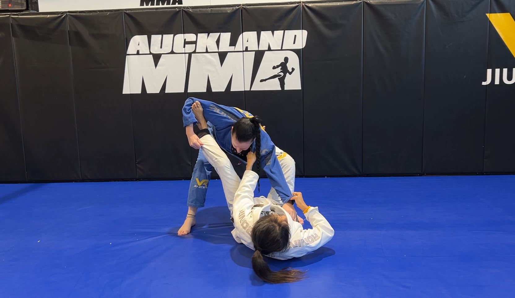 CLASS: Collar & Sleeve Attacks from the standing Closed Guard Break (30-Aug-24)