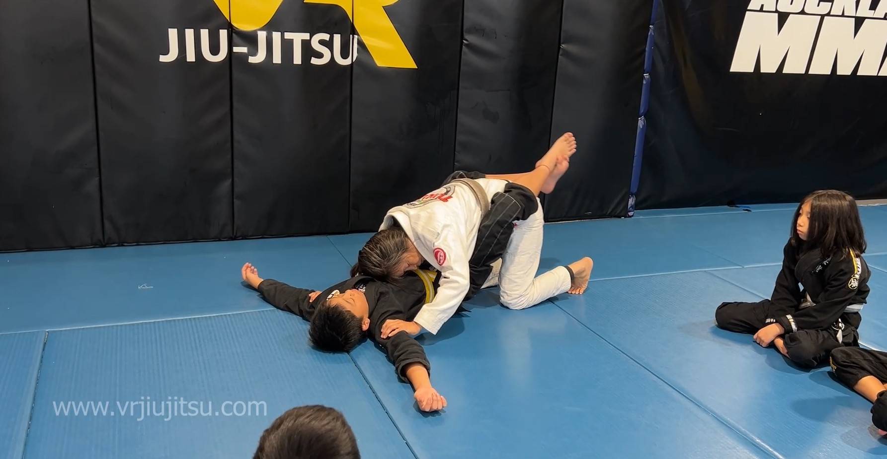 KIDS COMP CLASS: Standing Techniques for Closed Guard Break (18-May-25)