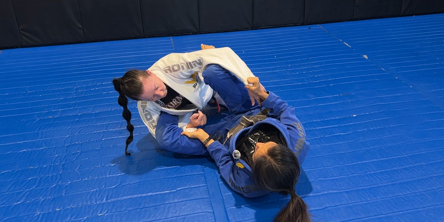 Spider Lasso Guard to Farside Omoplata