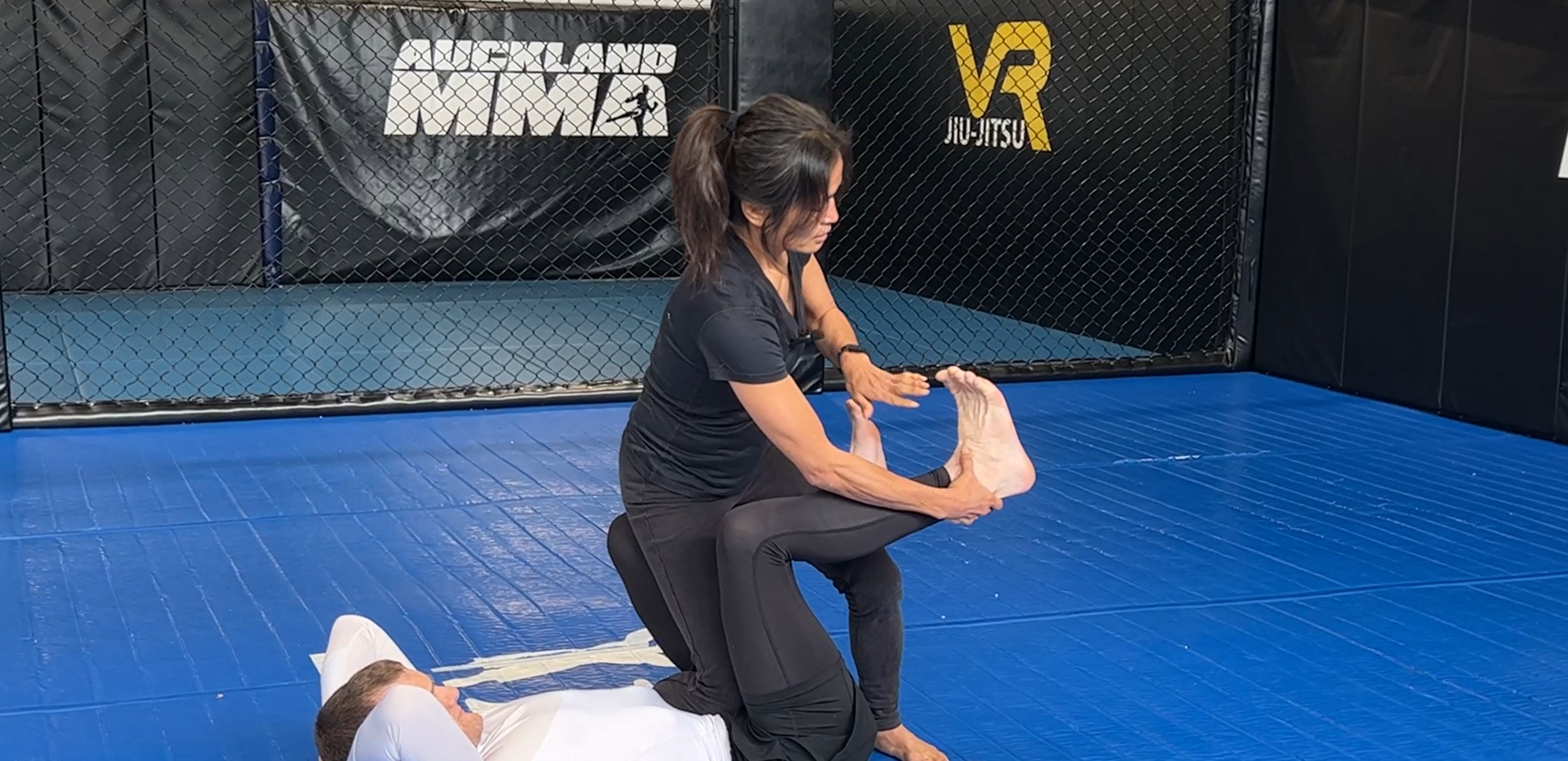 Overcoming the boot and straight leg defenses for Toe Hold