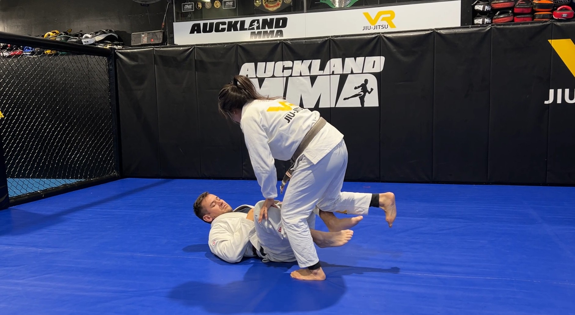 CLASS: Passing the Butterfly Guard (23-May-25)