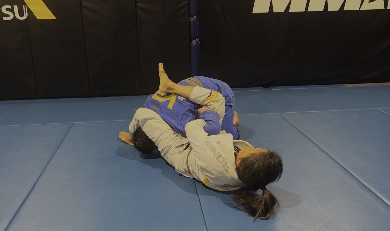 Thigh Enforced Kimura or Tarkioplata from Closed Guard