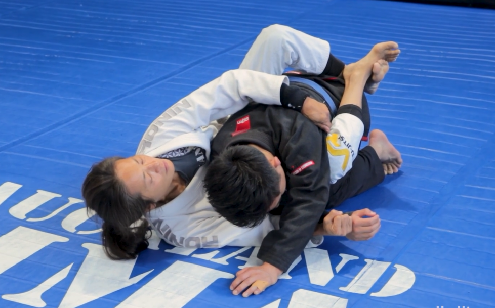 Attack options from arm drag from closed guard