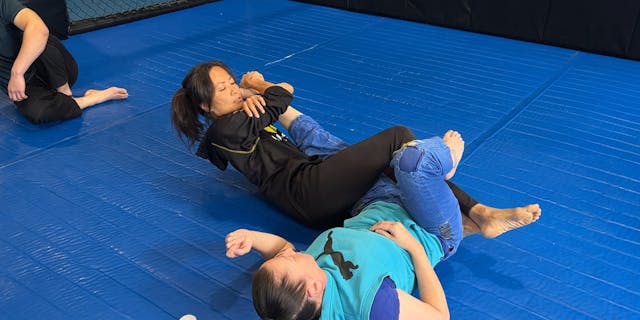 Basic Kneebar from open guard top