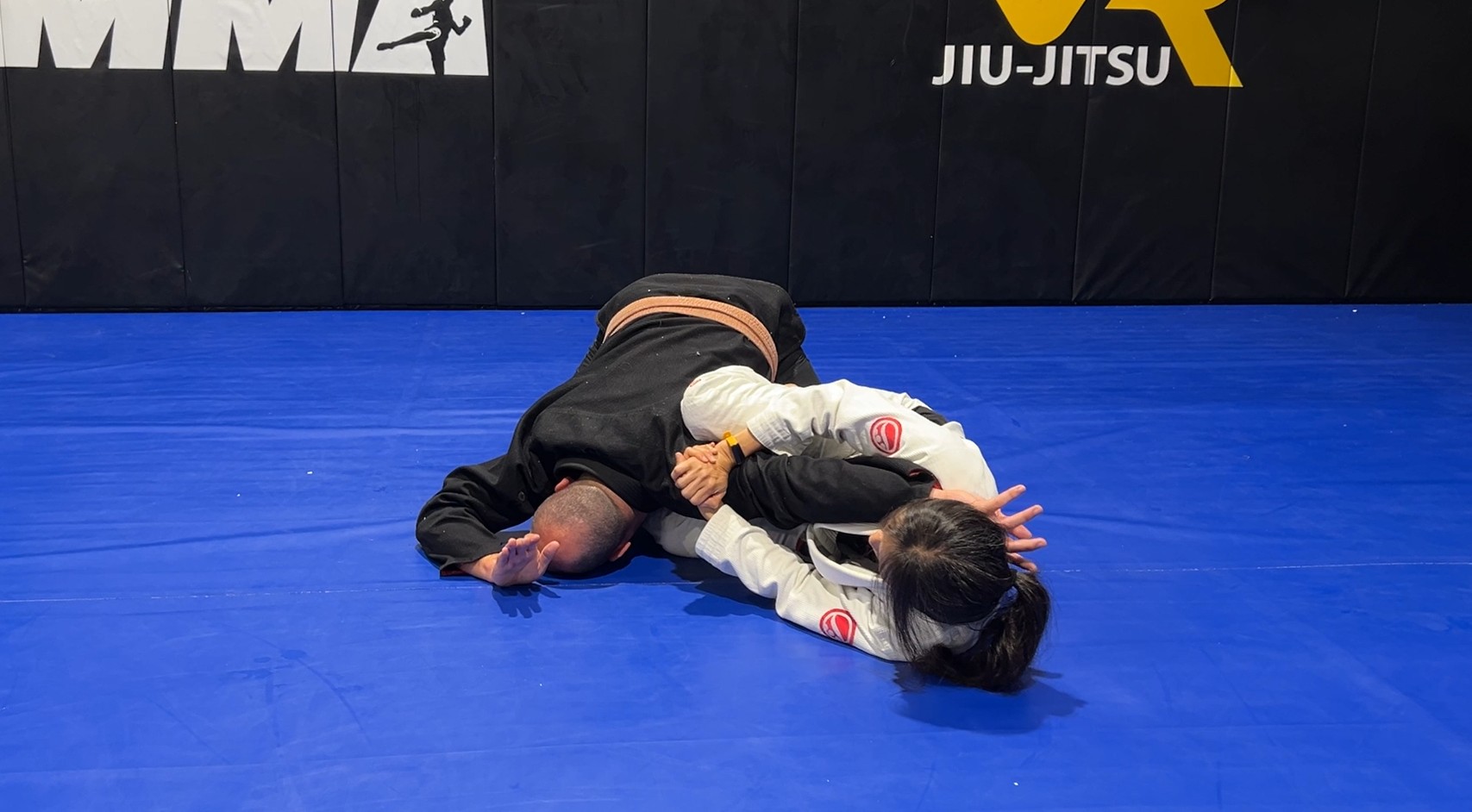 CLASS: Cutting Armbar Entry from Closed Guard and Mount (28-Apr-25)