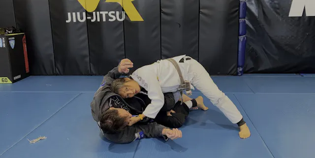 CLASS: Leg Weave Pass from Kneeshield...