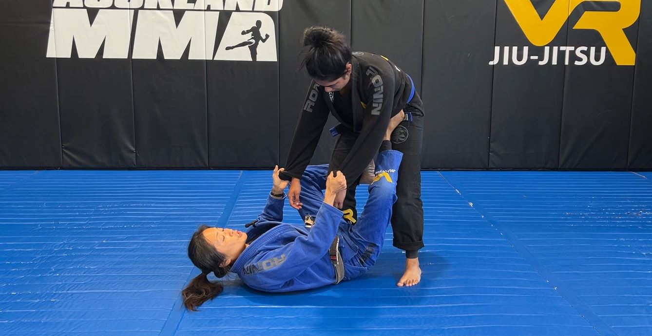 CLASS: De La Riva Attacks from Spider Guard (1-Dec-23)