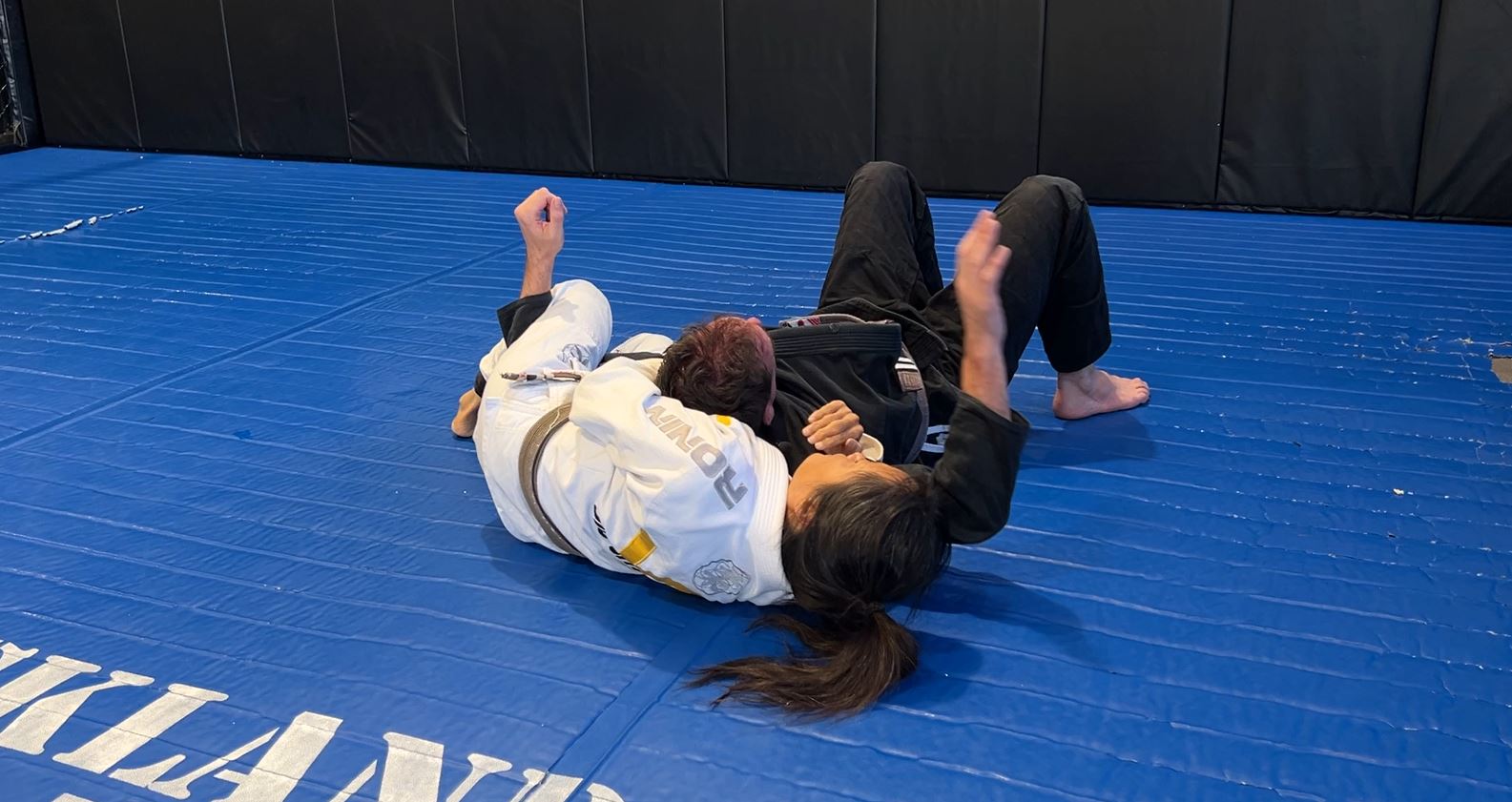Collar Choke from Crucifix with Turtle entry