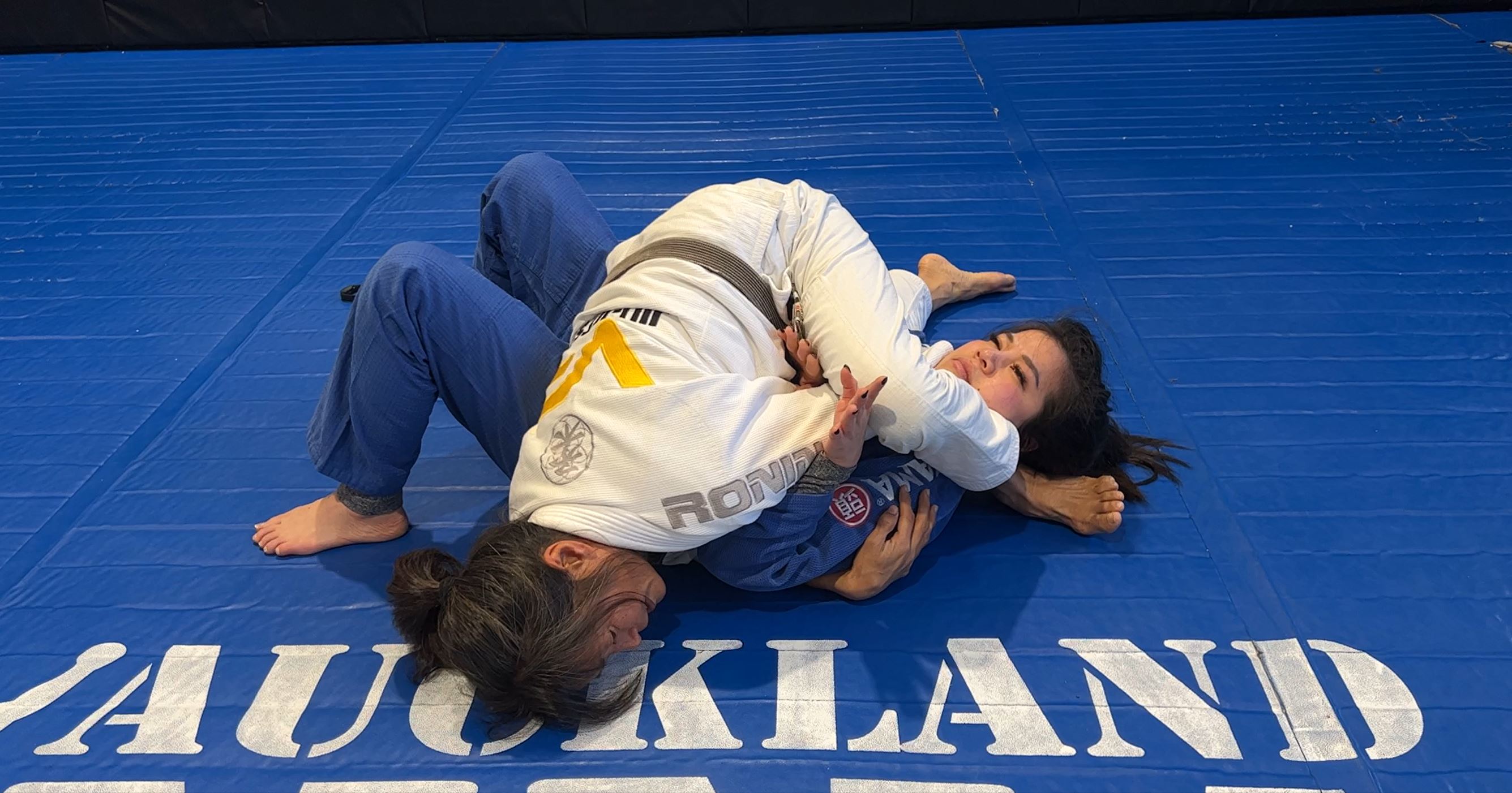 Canto Choke from Side Control Top