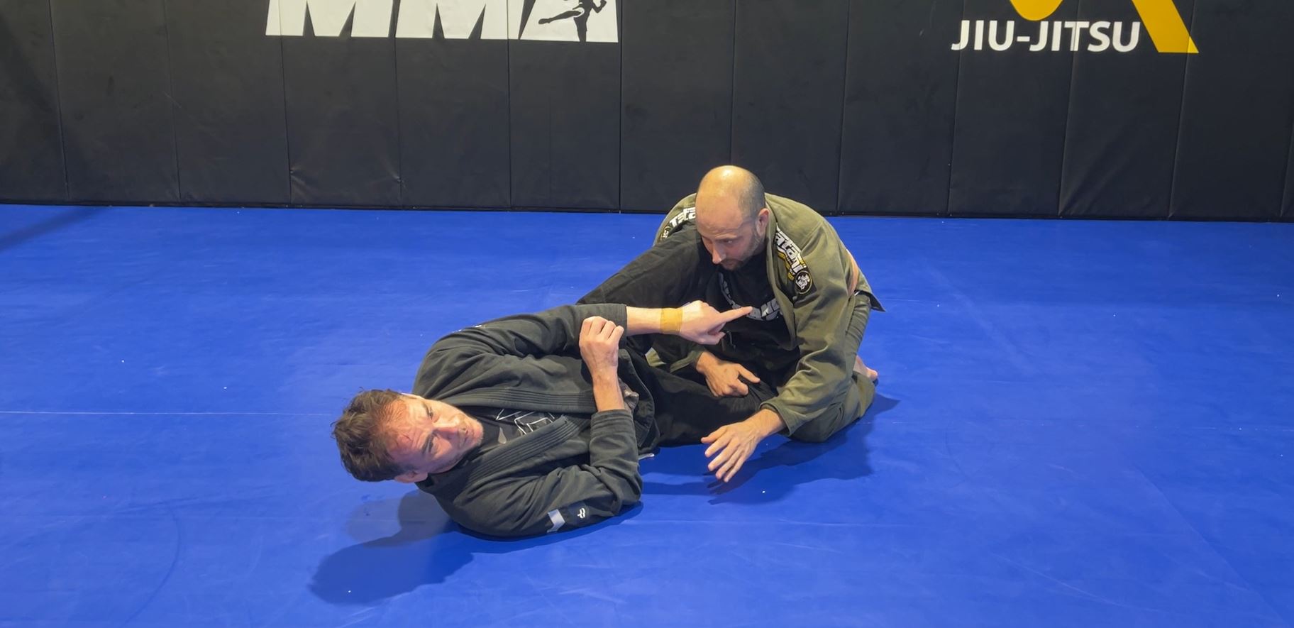 CLASS: Defending Leg Weave Pass from Knee Shield Half Guard (9-Aug-24) 