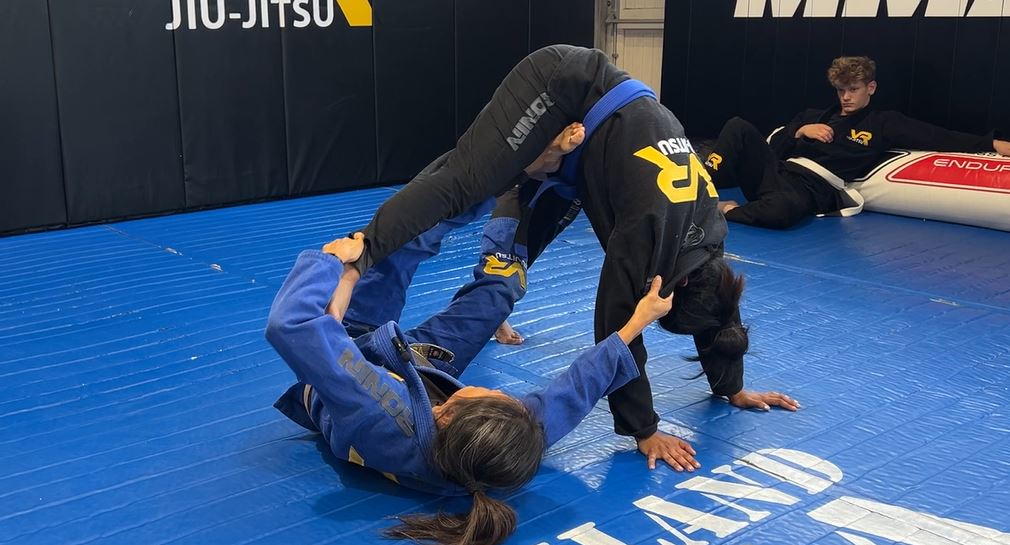 De La Riva to Crab Ride from transition through X-Guard