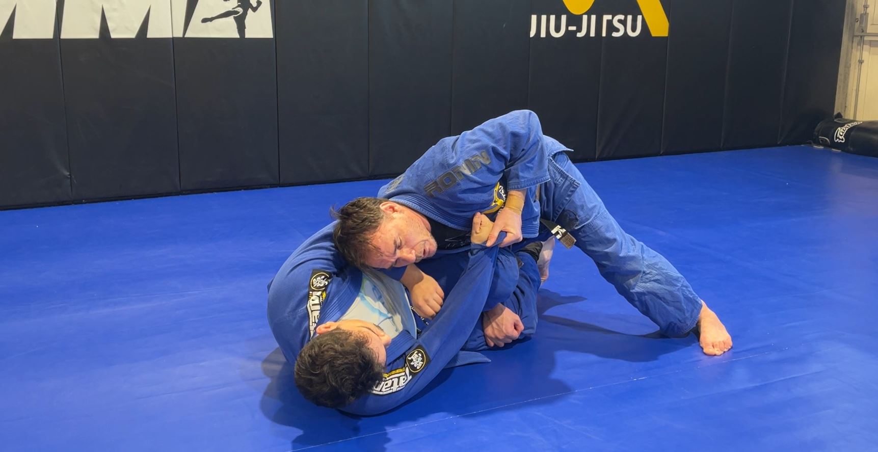 CLASS: Passing Knee Shield with Leg Weave (7-Aug-24)