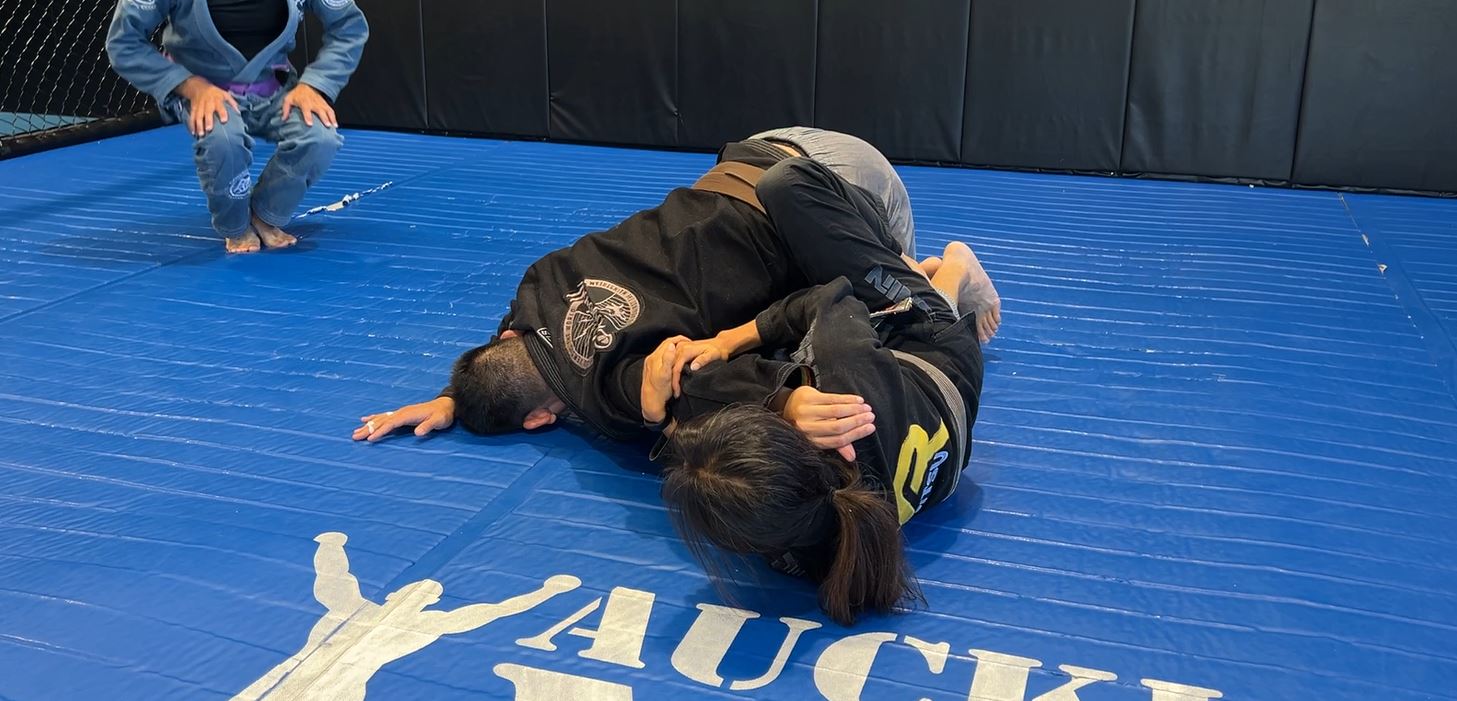 Options from cutting armbar when opponent's shoulder hits mat