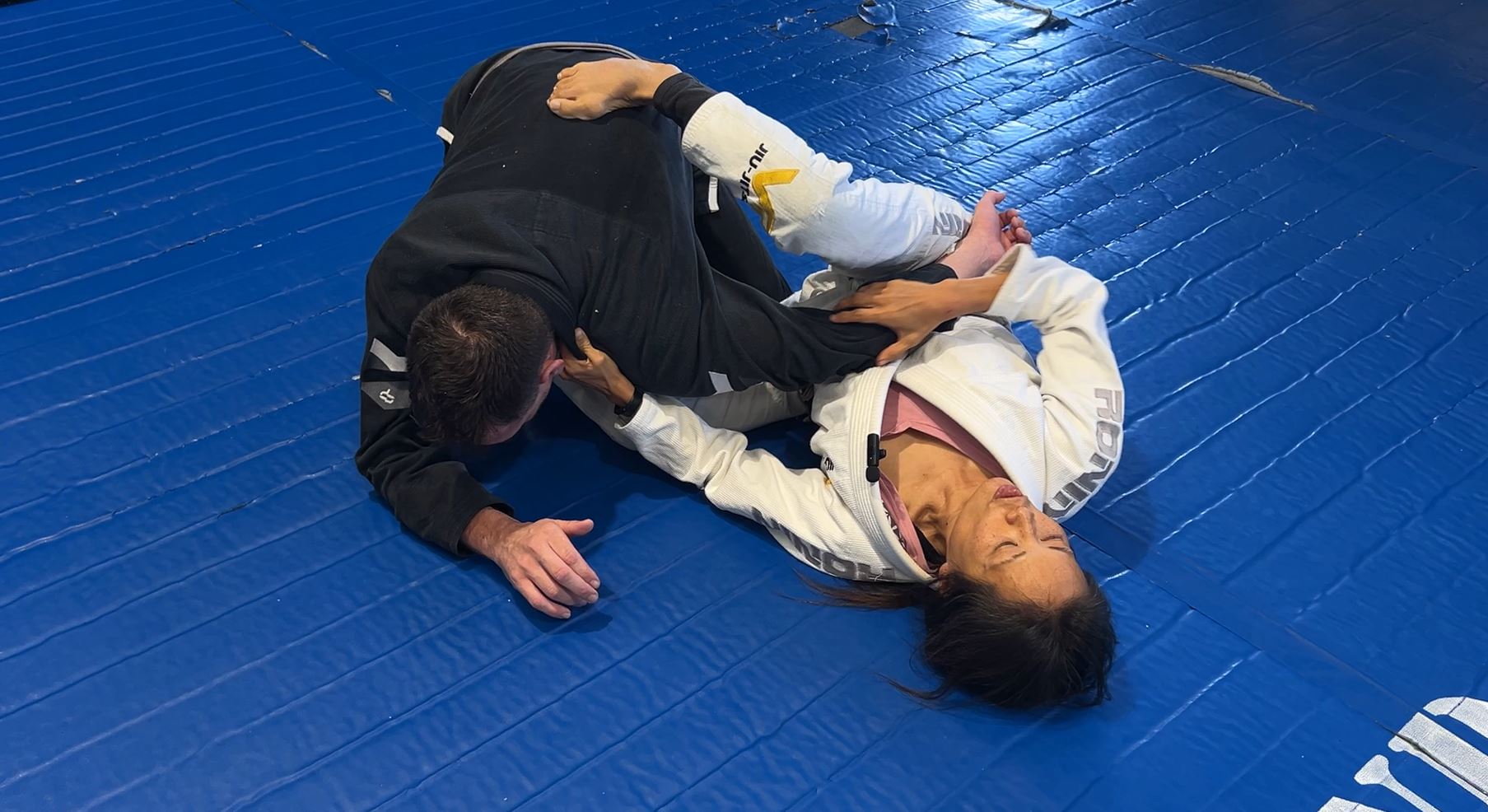Cutting Armbar to Omoplata from Closed Guard