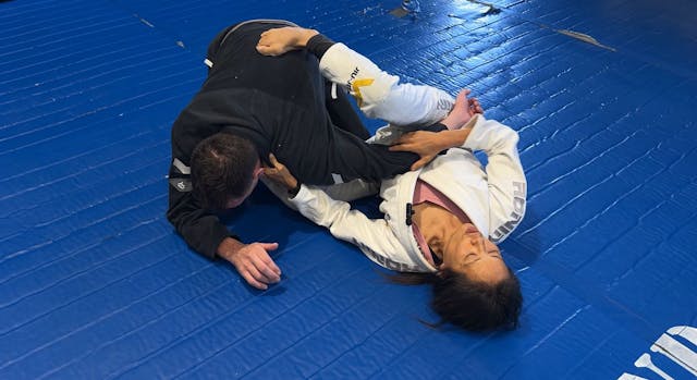 Cutting Armbar to Omoplata from Close...