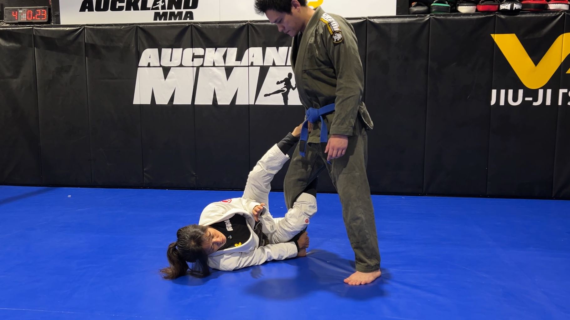 CLASS: Using Reverse De La Riva Guard for Defense and Sweeps (8-Jul-24)