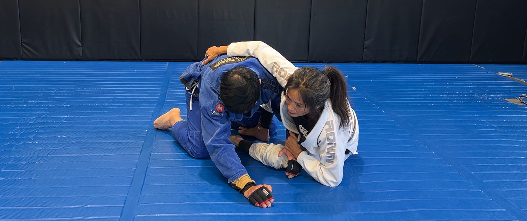 Butterfly Hook Sweep from cross sleeve and belt grips